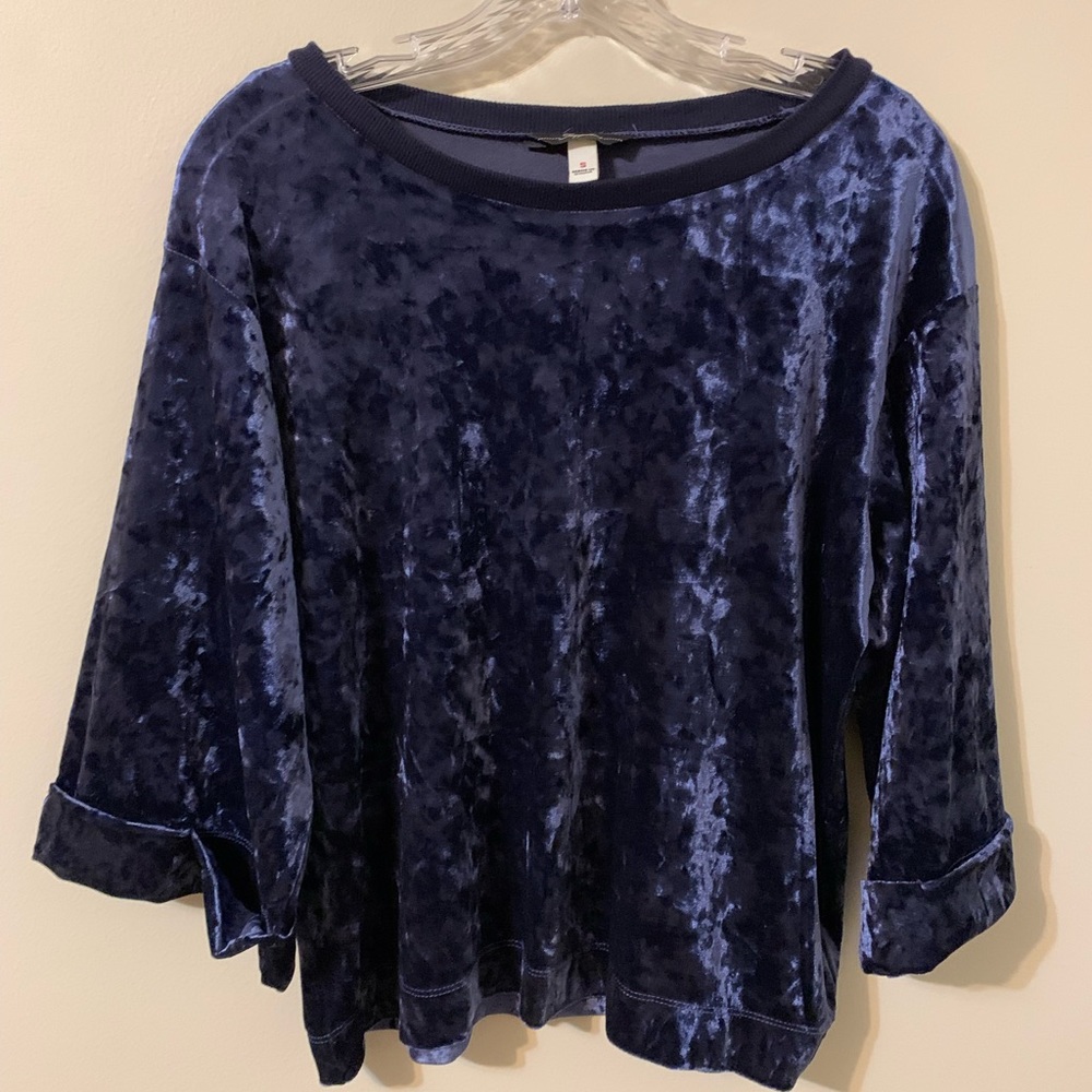SUPPLIES Velvet Top size Small
